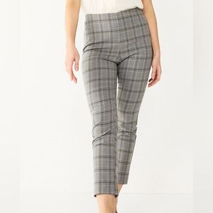 Nine West Checkered Ankle Pants in Gray